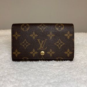 Authentic Louis Vuitton short wallet